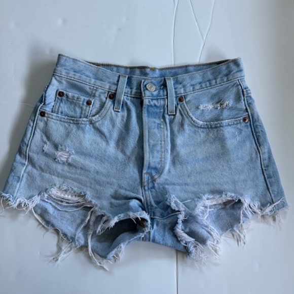 Levi's women's light wash button fly cut off shorts size 25 - Picture 1 of 3